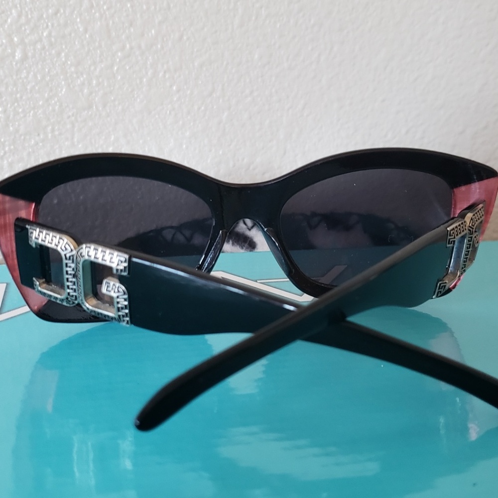 Sunglasses - Picture 5 of 8